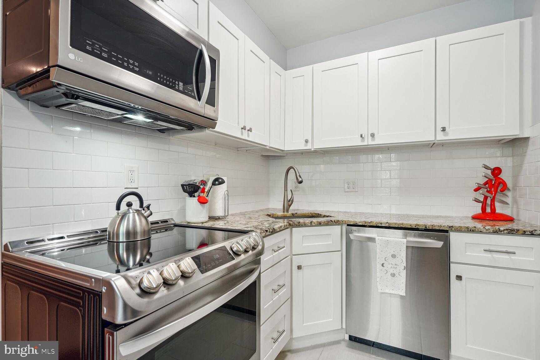 1920 N Rhodes STREET Unit: 74