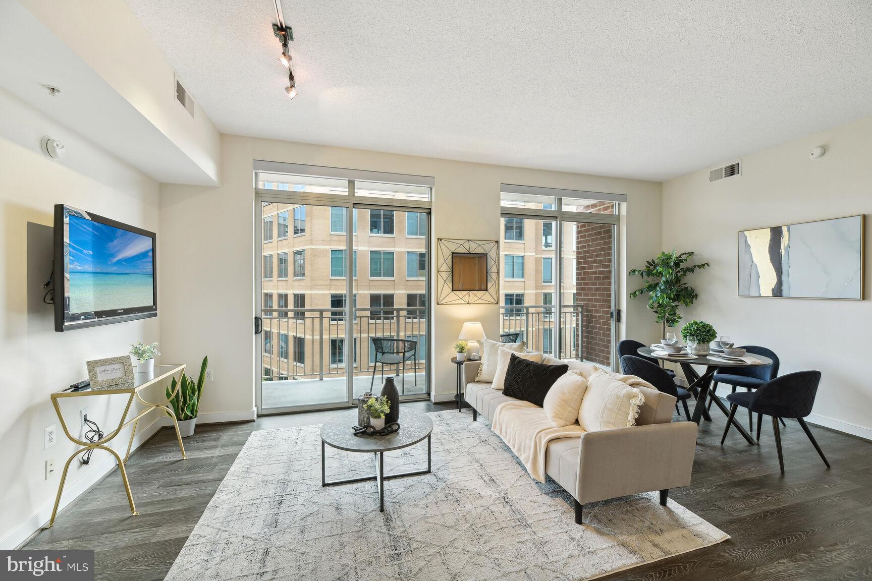 820 N Pollard STREET Unit: 609