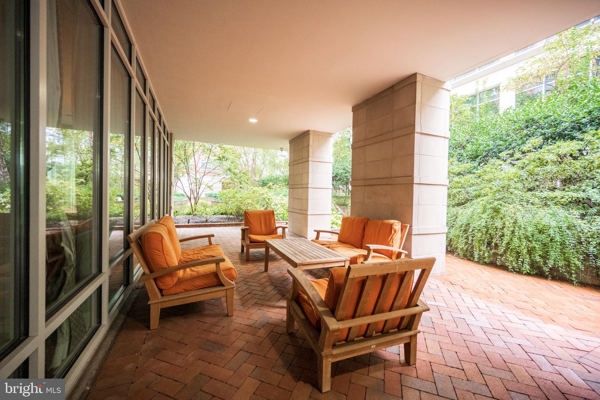 820 N Pollard STREET Unit: 609