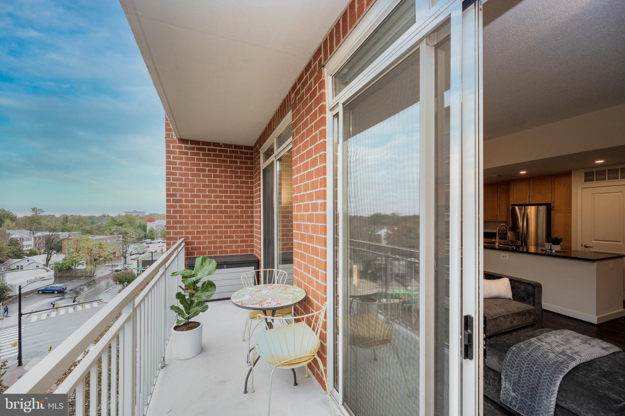820 N Pollard STREET Unit: 609