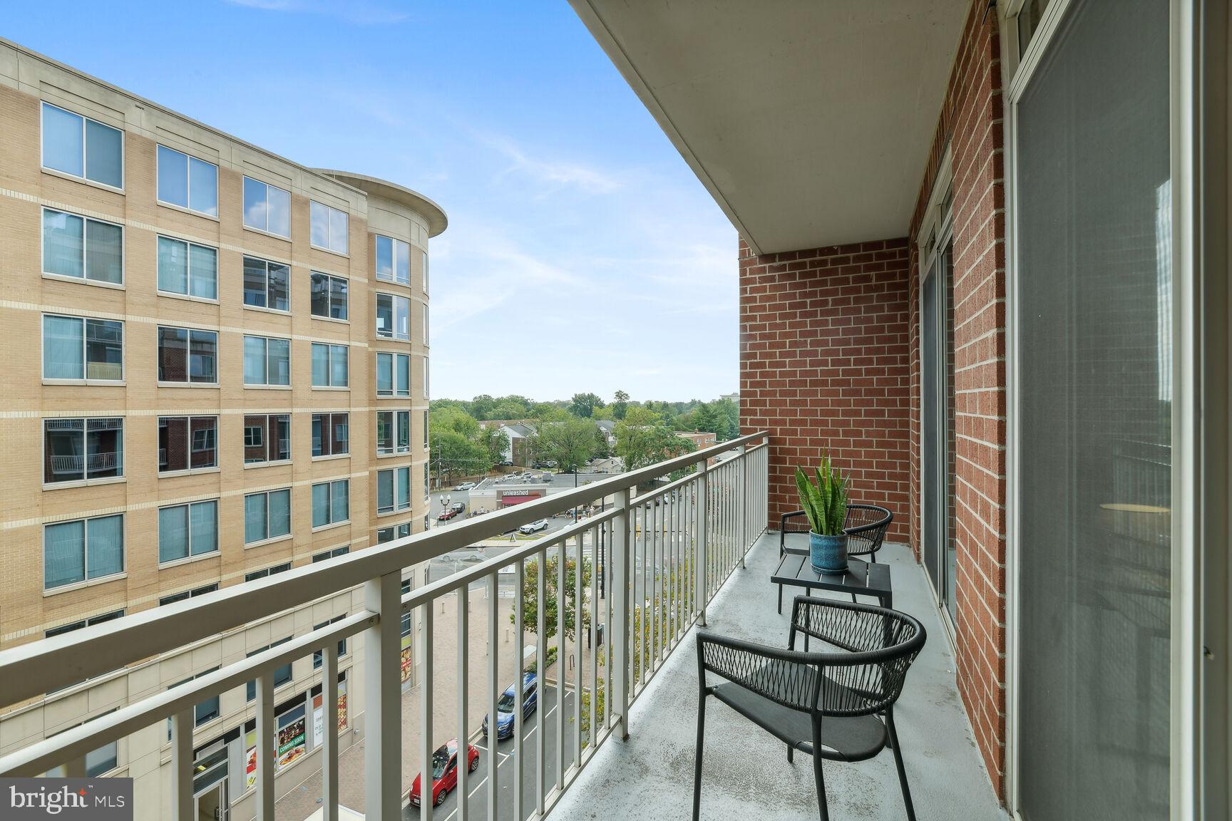 820 N Pollard STREET Unit: 609