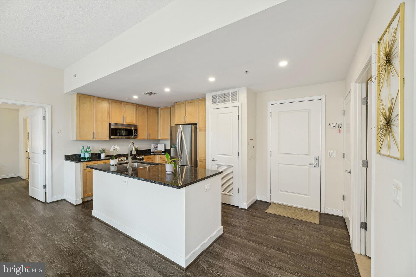 820 N Pollard STREET Unit: 609
