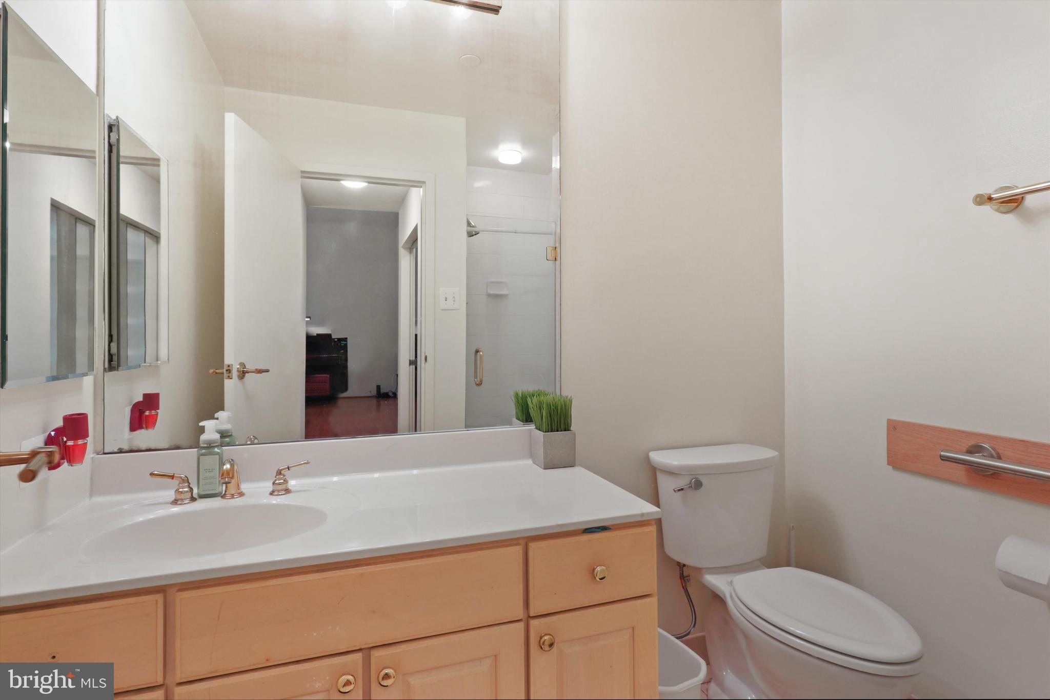 1530 Key BOULEVARD Unit: 106