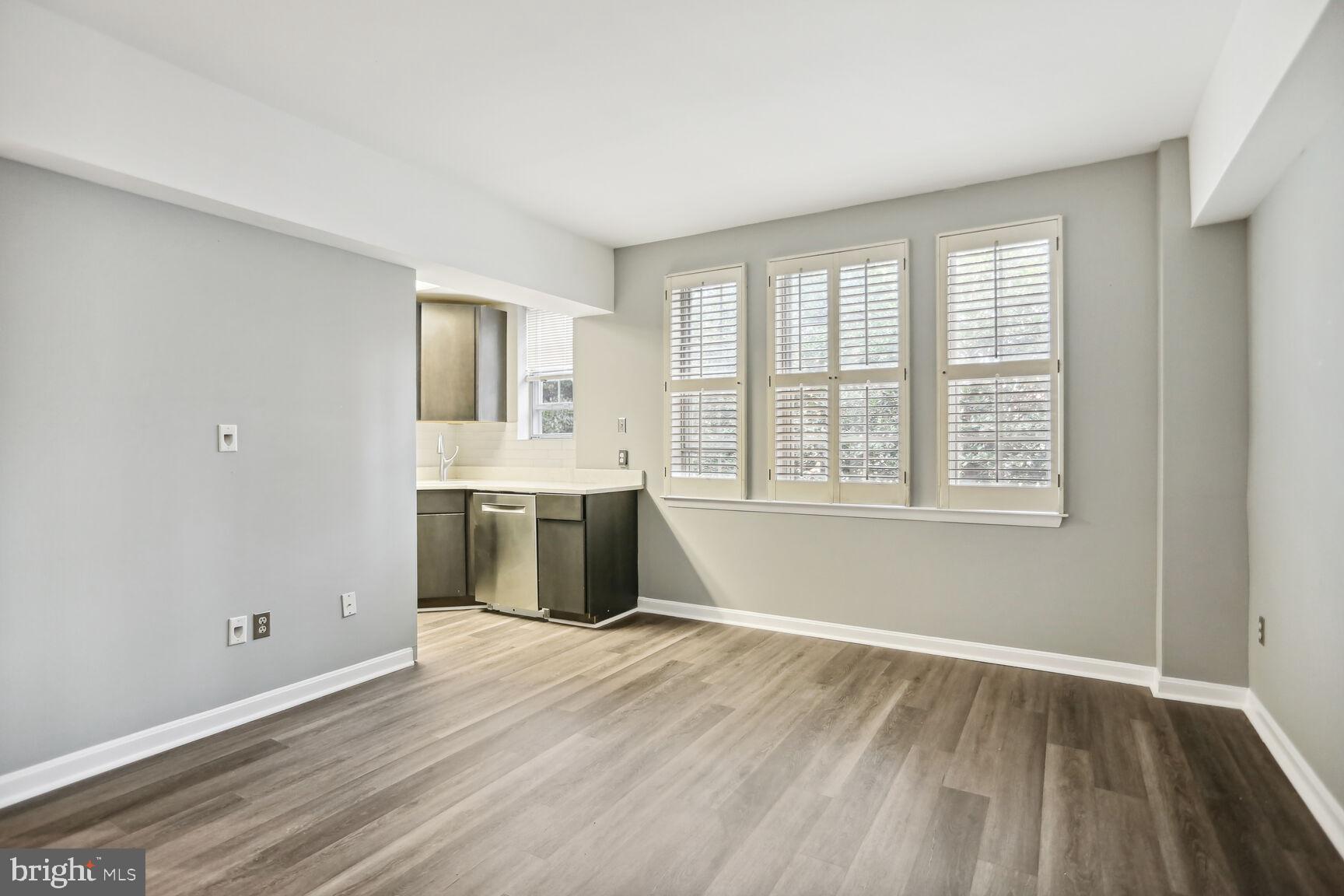 1736 Queens LANE Unit: 3-190