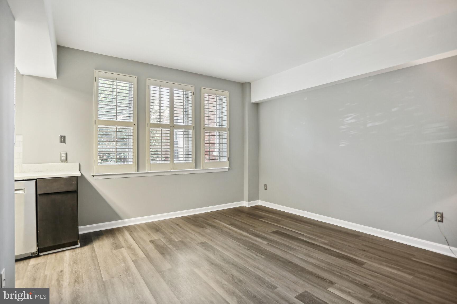 1736 Queens LANE Unit: 3-190
