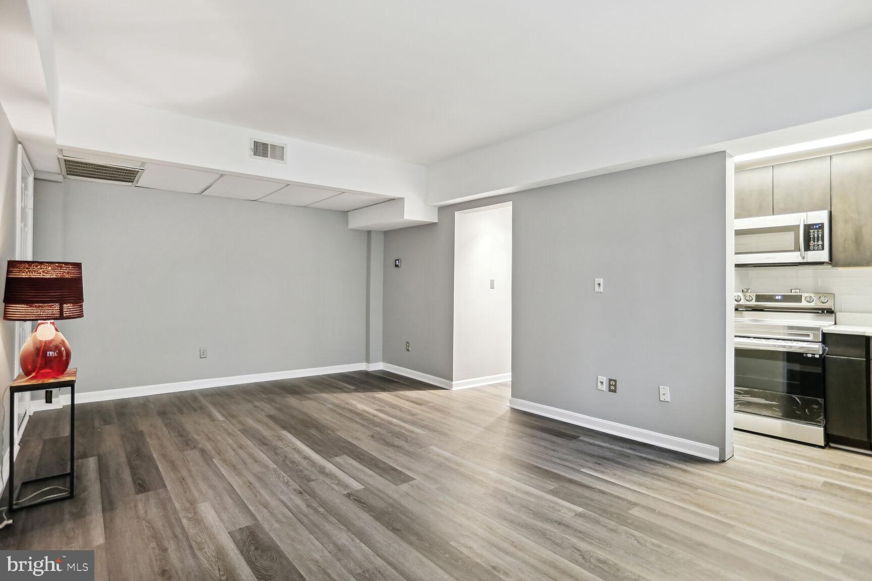 1736 Queens LANE Unit: 3-190