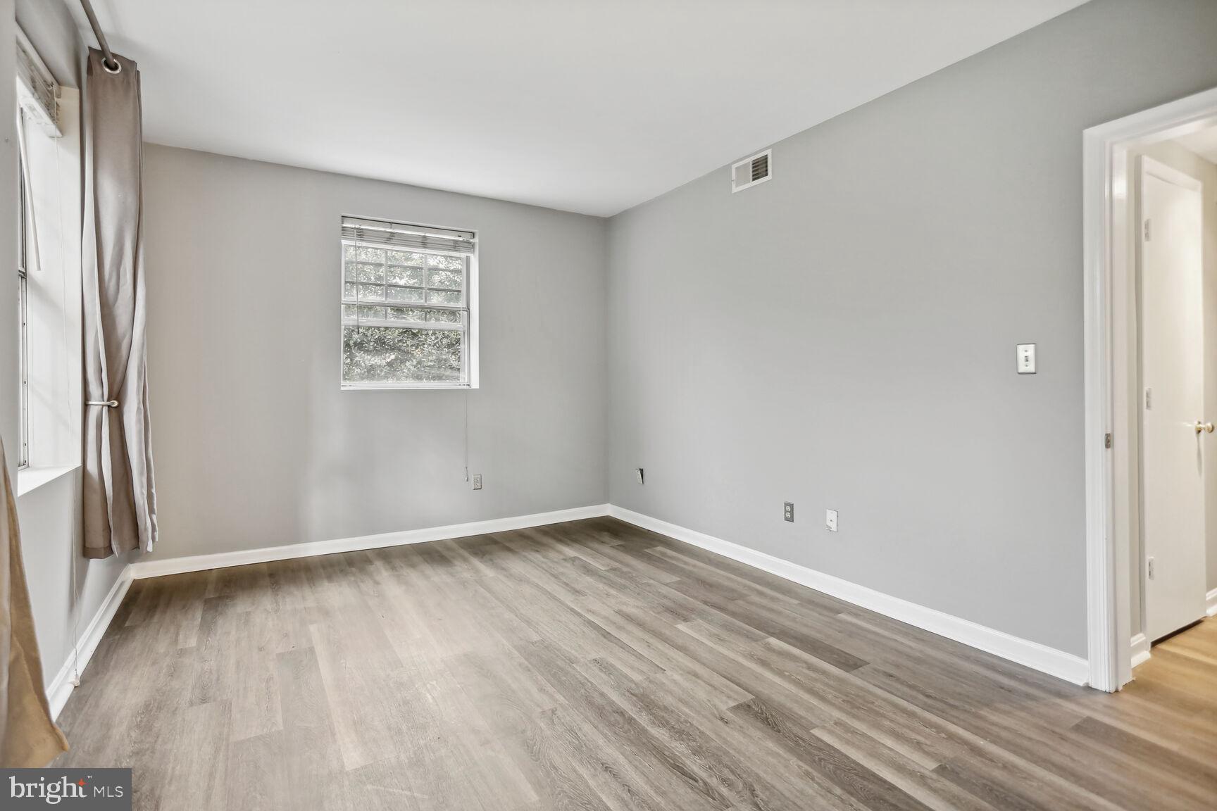 1736 Queens LANE Unit: 3-190