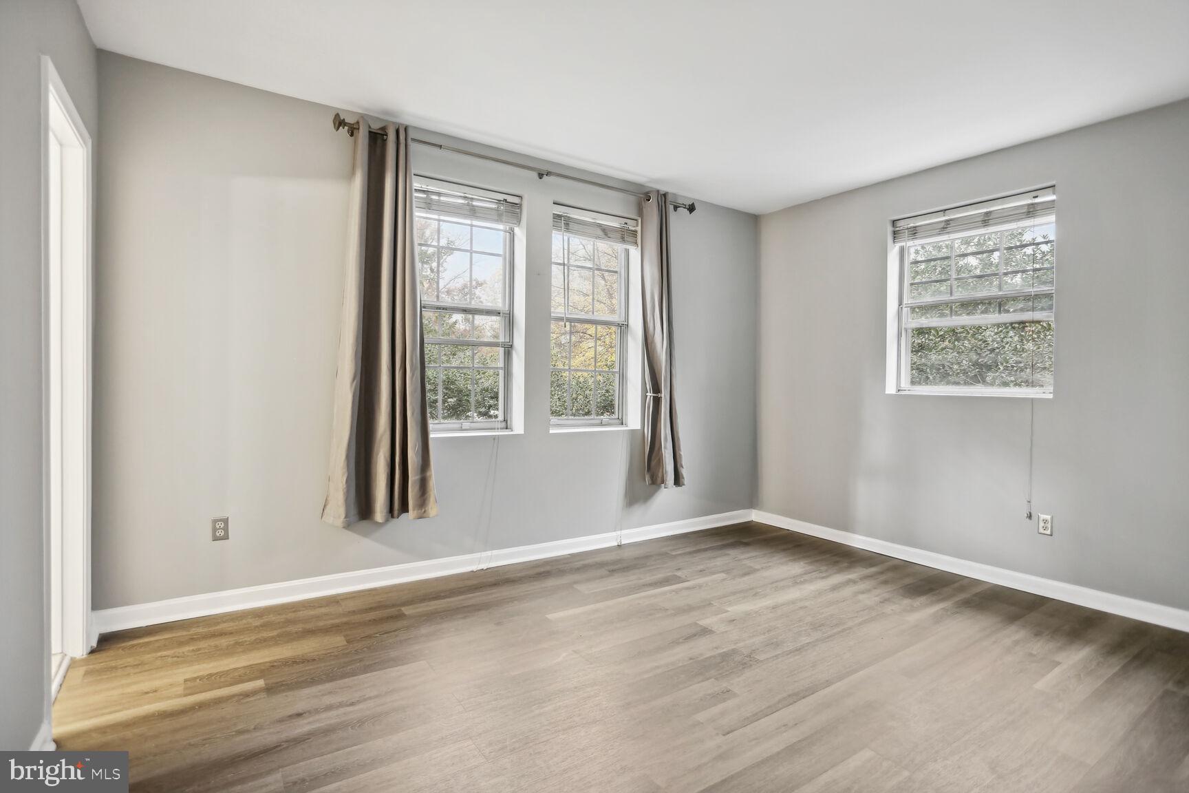 1736 Queens LANE Unit: 3-190