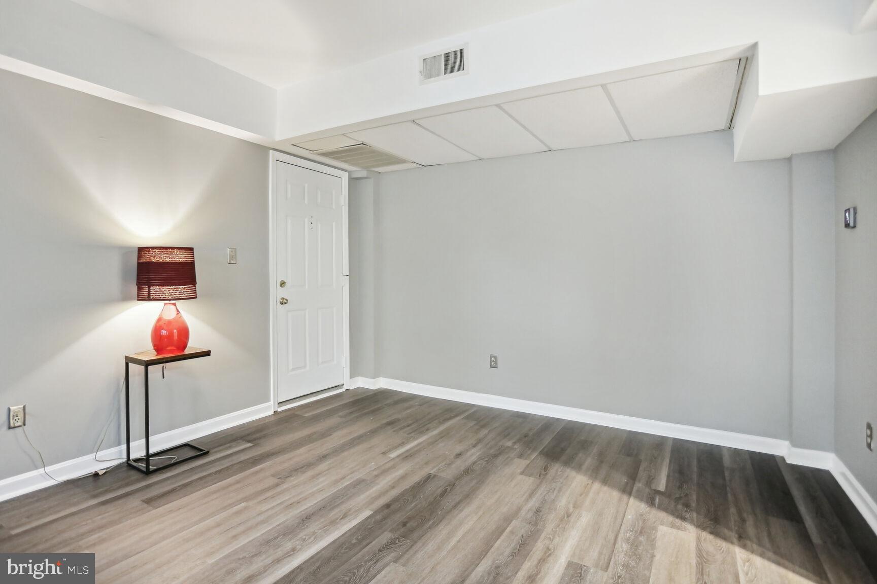 1736 Queens LANE Unit: 3-190