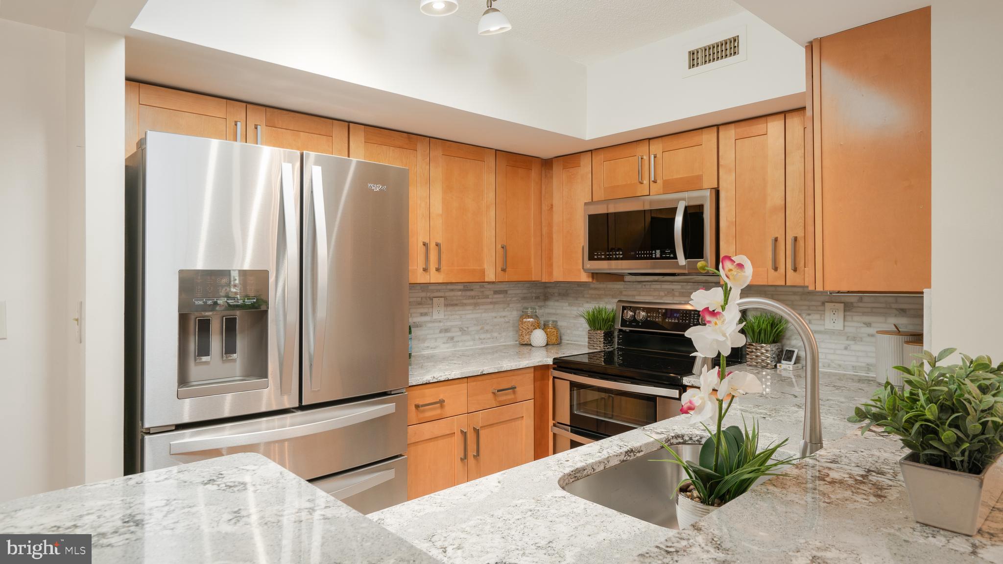 2400 Clarendon BOULEVARD Unit: 808