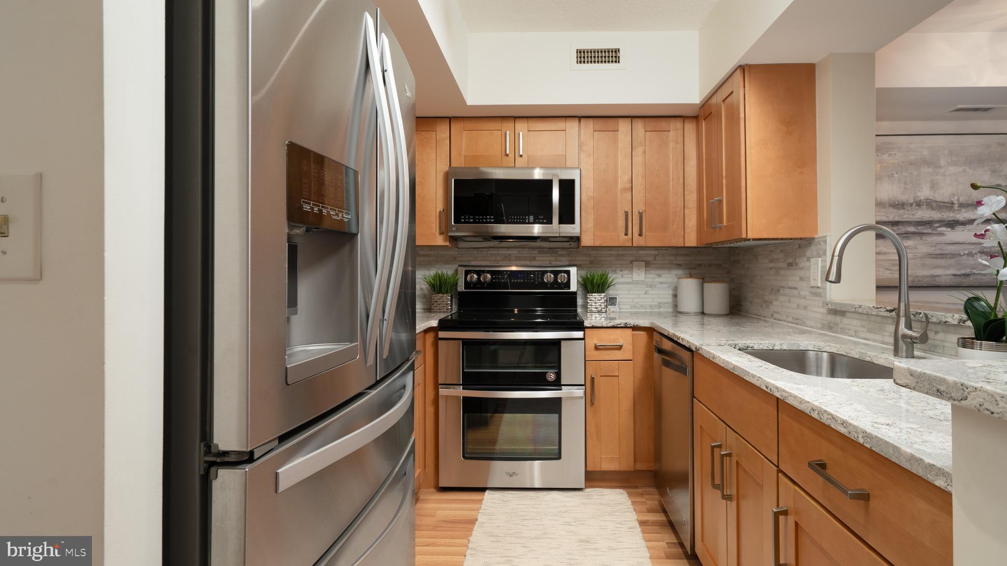 2400 Clarendon BOULEVARD Unit: 808