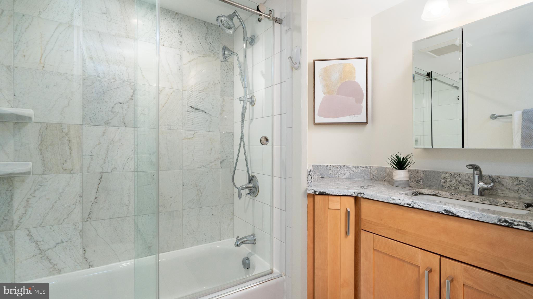 2400 Clarendon BOULEVARD Unit: 808