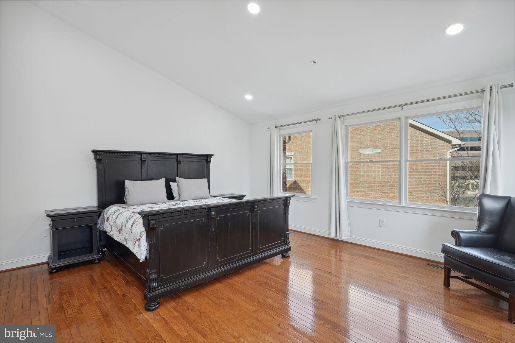 2619 Fairfax DRIVE
