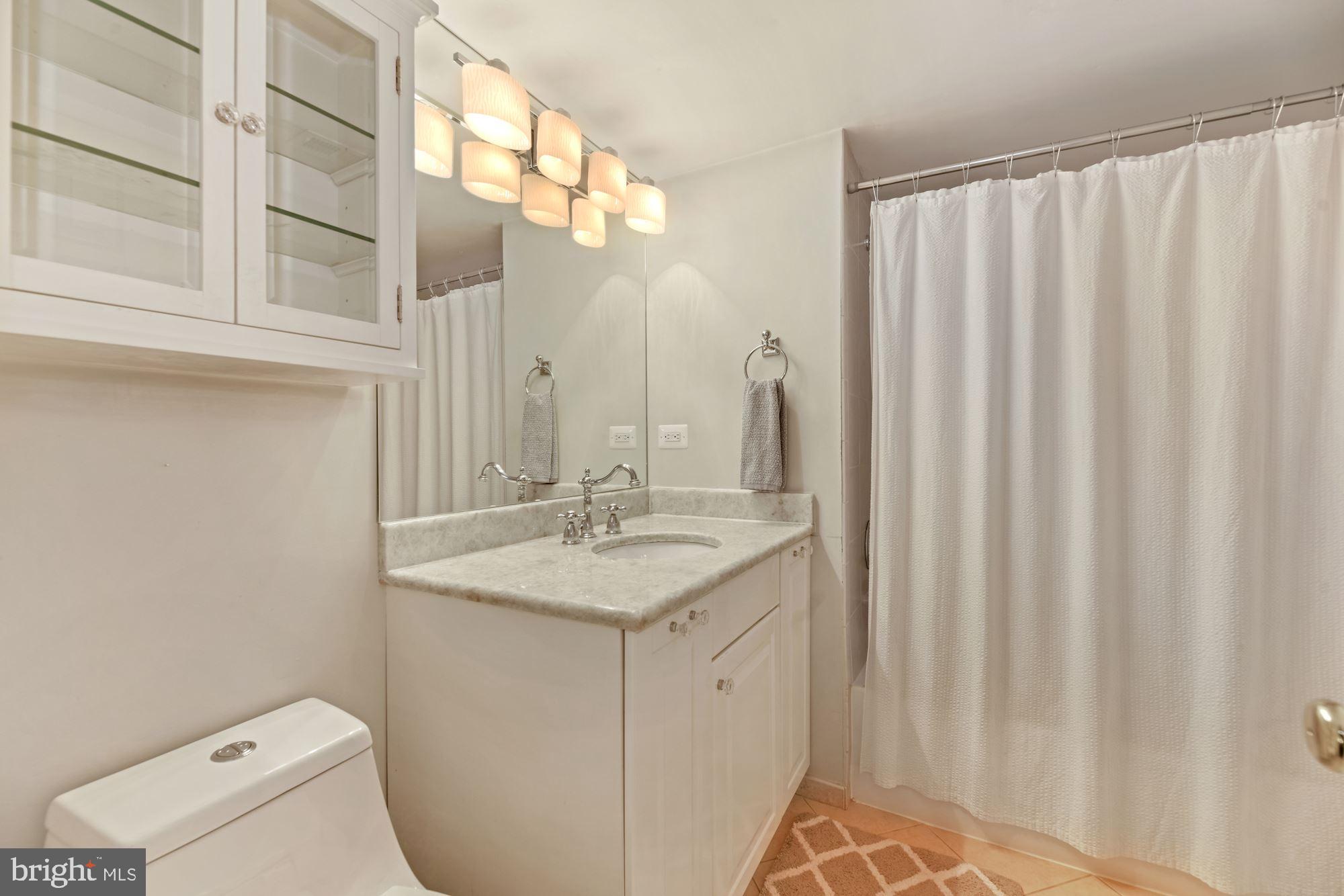 1045 N Utah STREET Unit: 2-109