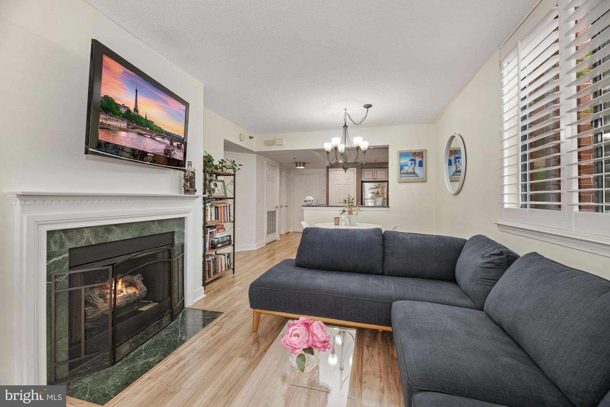 1045 N Utah STREET Unit: 2-109