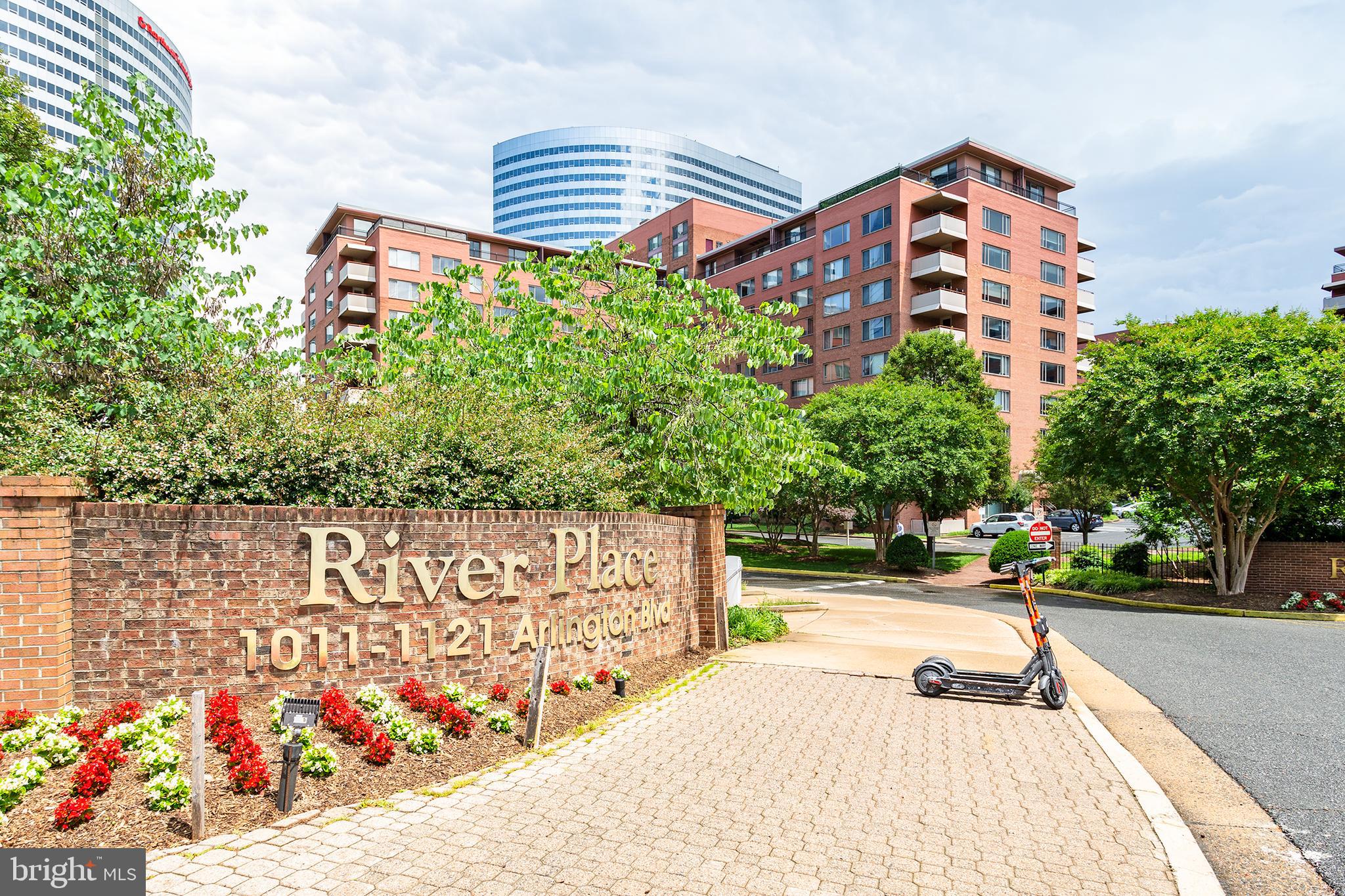 1121 Arlington Boulevard Unit: 123