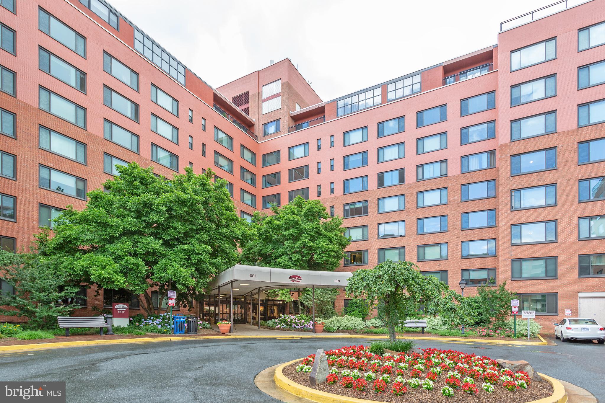1121 Arlington Boulevard Unit: 123