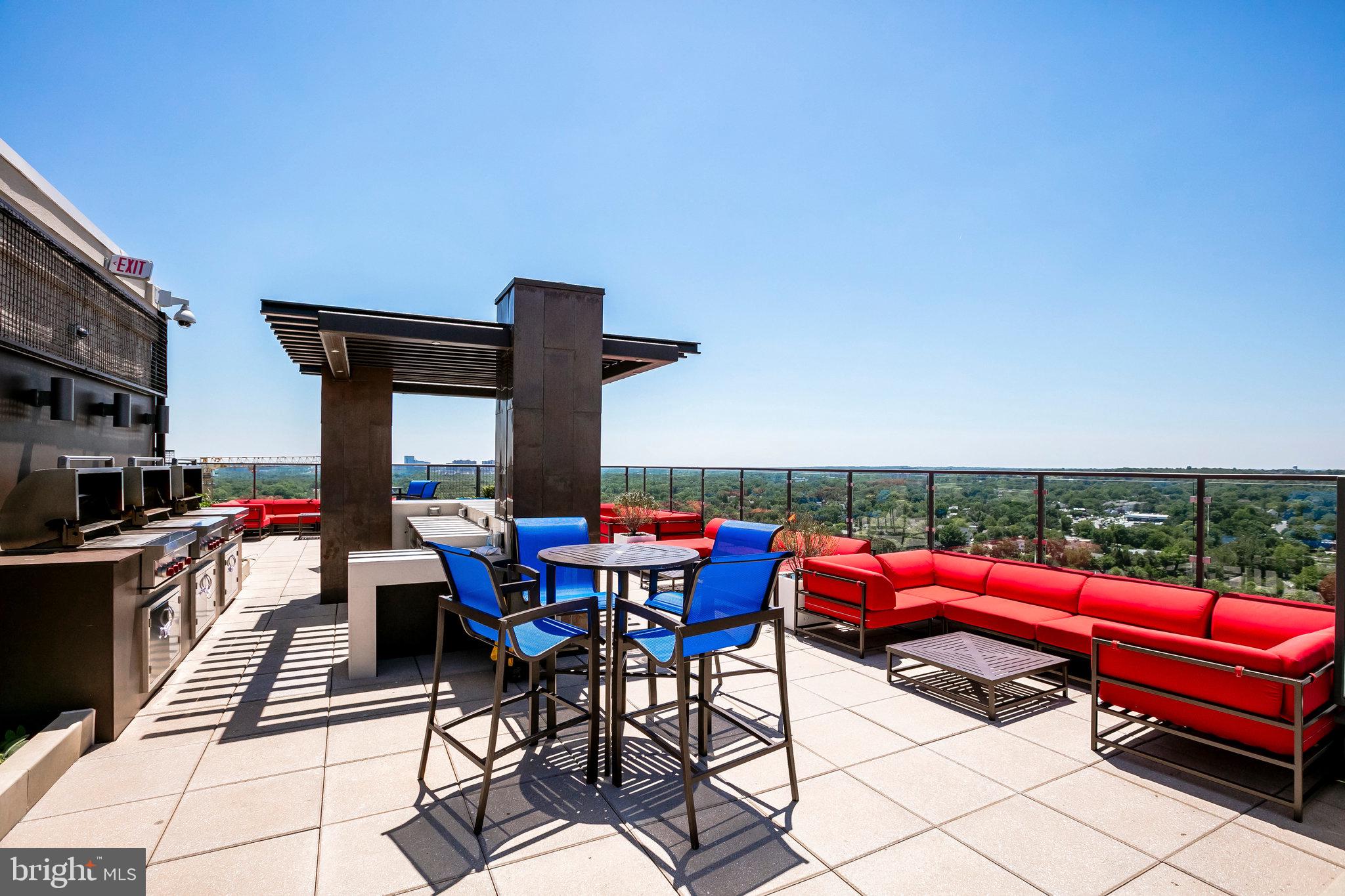 851 N Glebe Rd #416