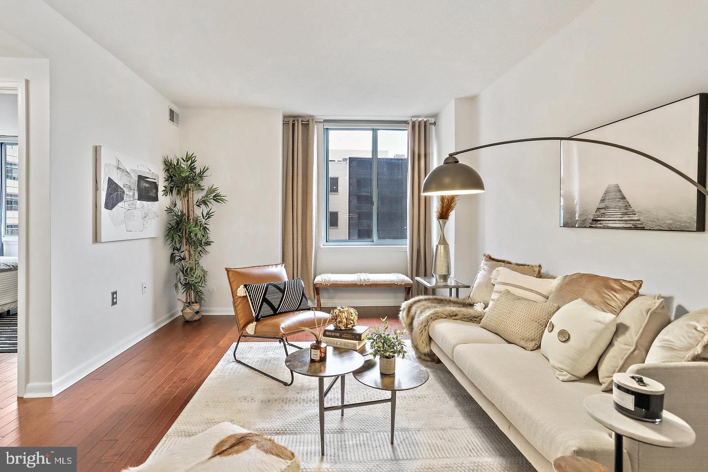 851 N Glebe Rd #416