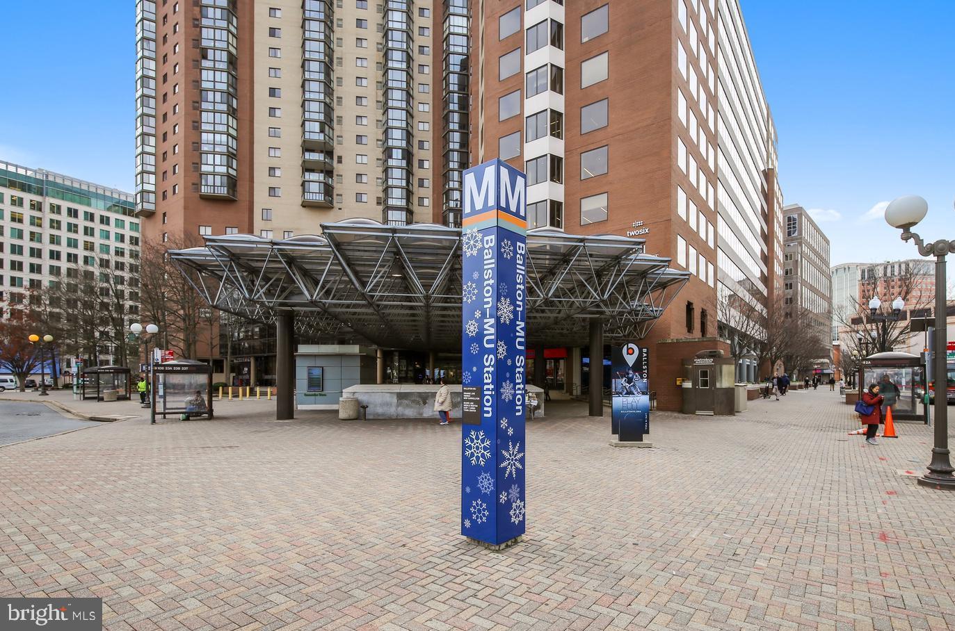 851 N Glebe Rd #416
