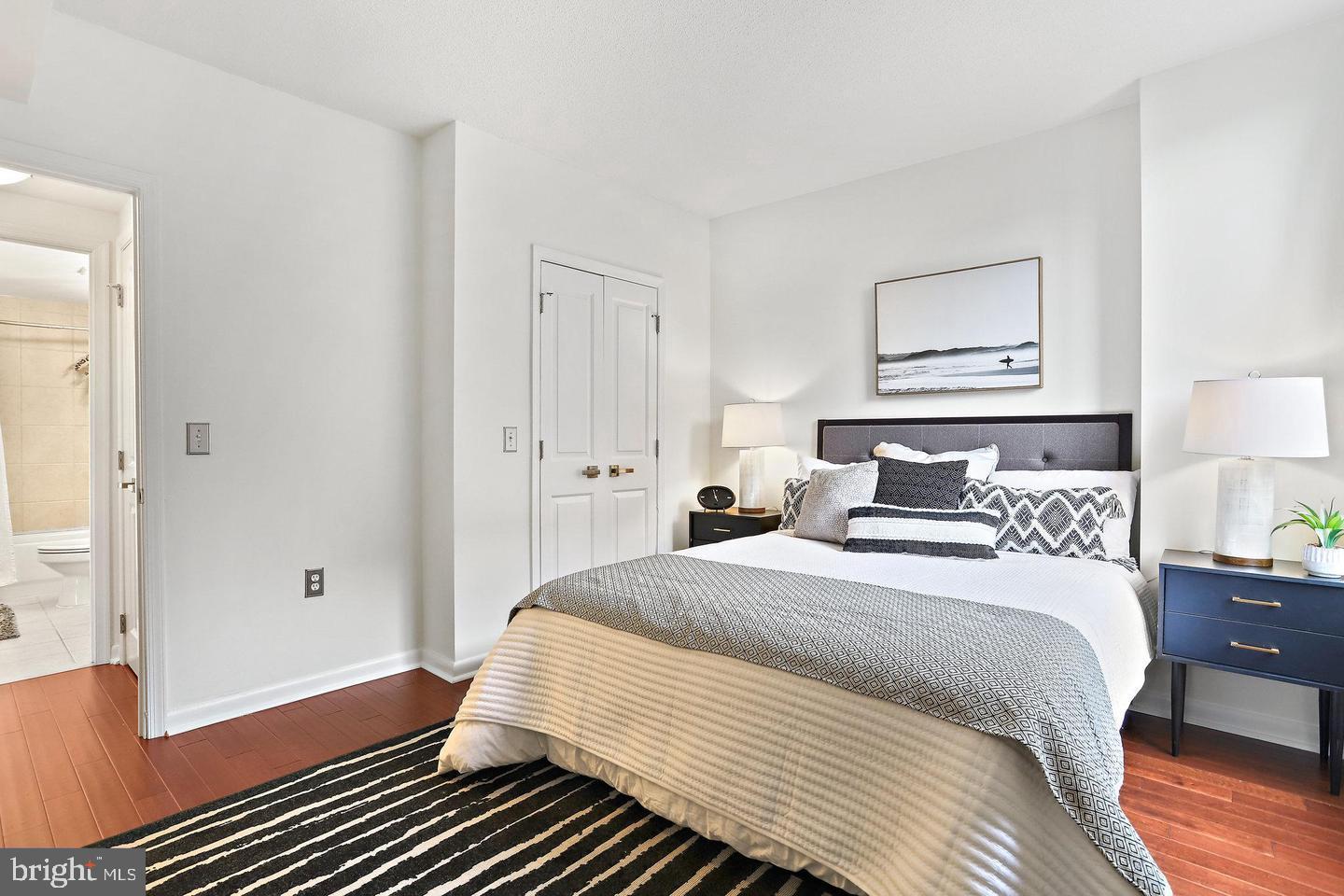 851 N Glebe Rd #416