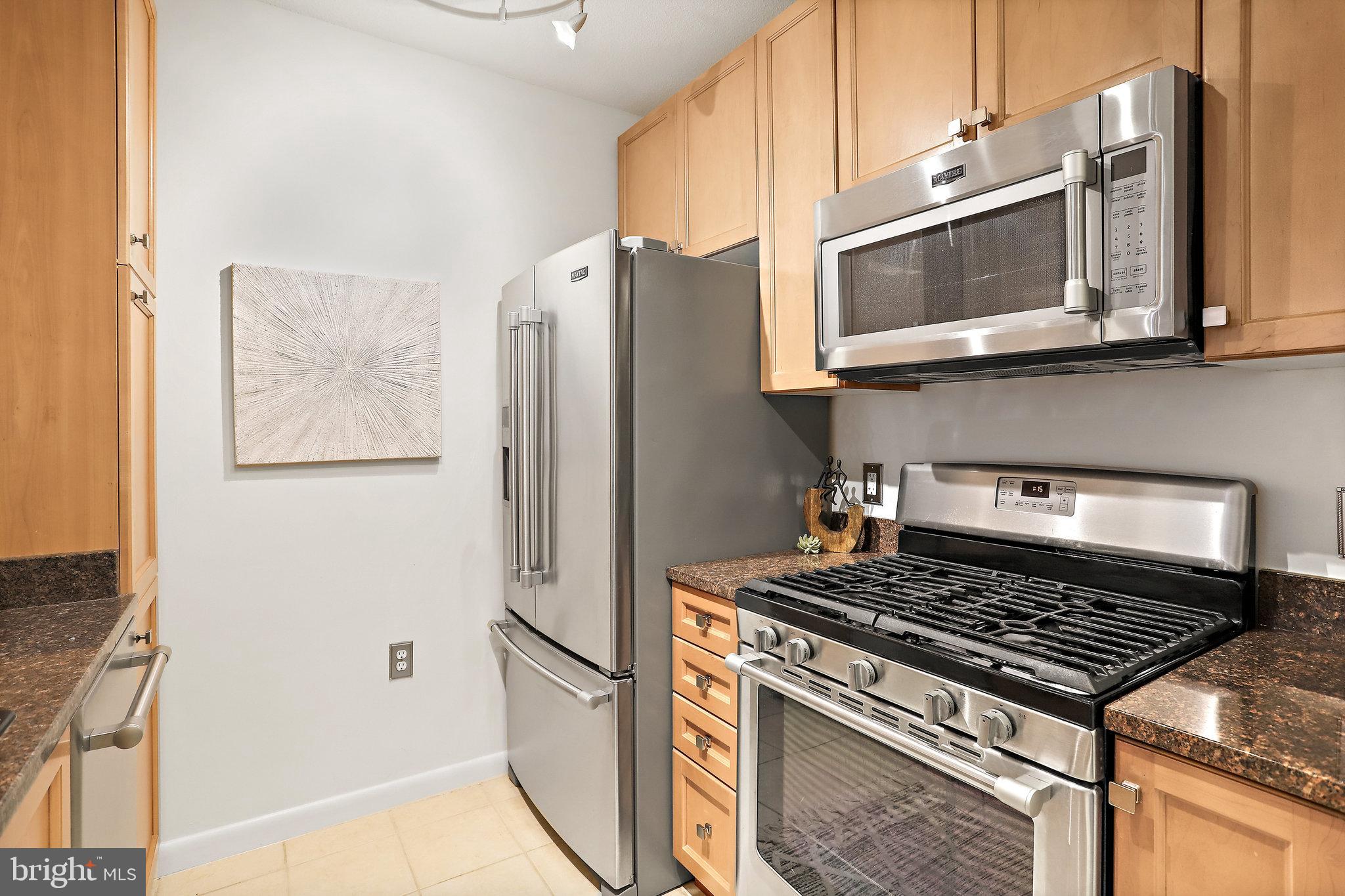 851 N Glebe Rd #416