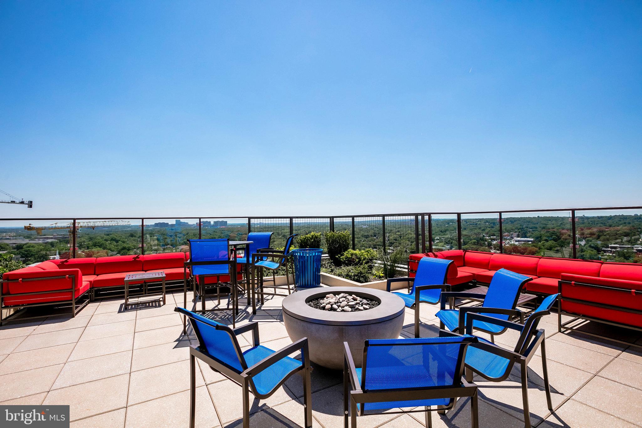 851 N Glebe Rd #416