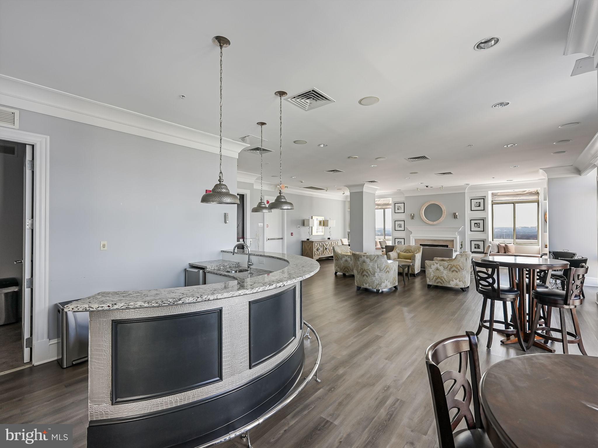 851 N Glebe Rd #514