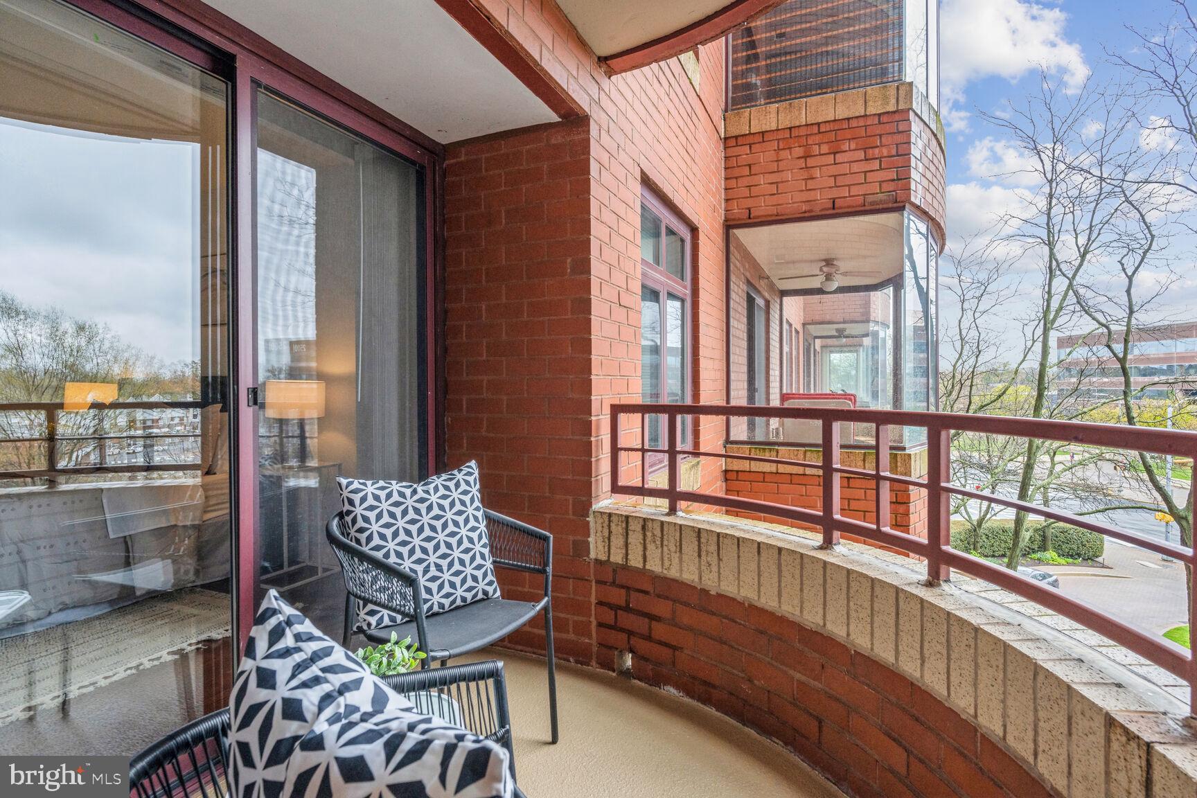 2400 Clarendon Blvd #401
