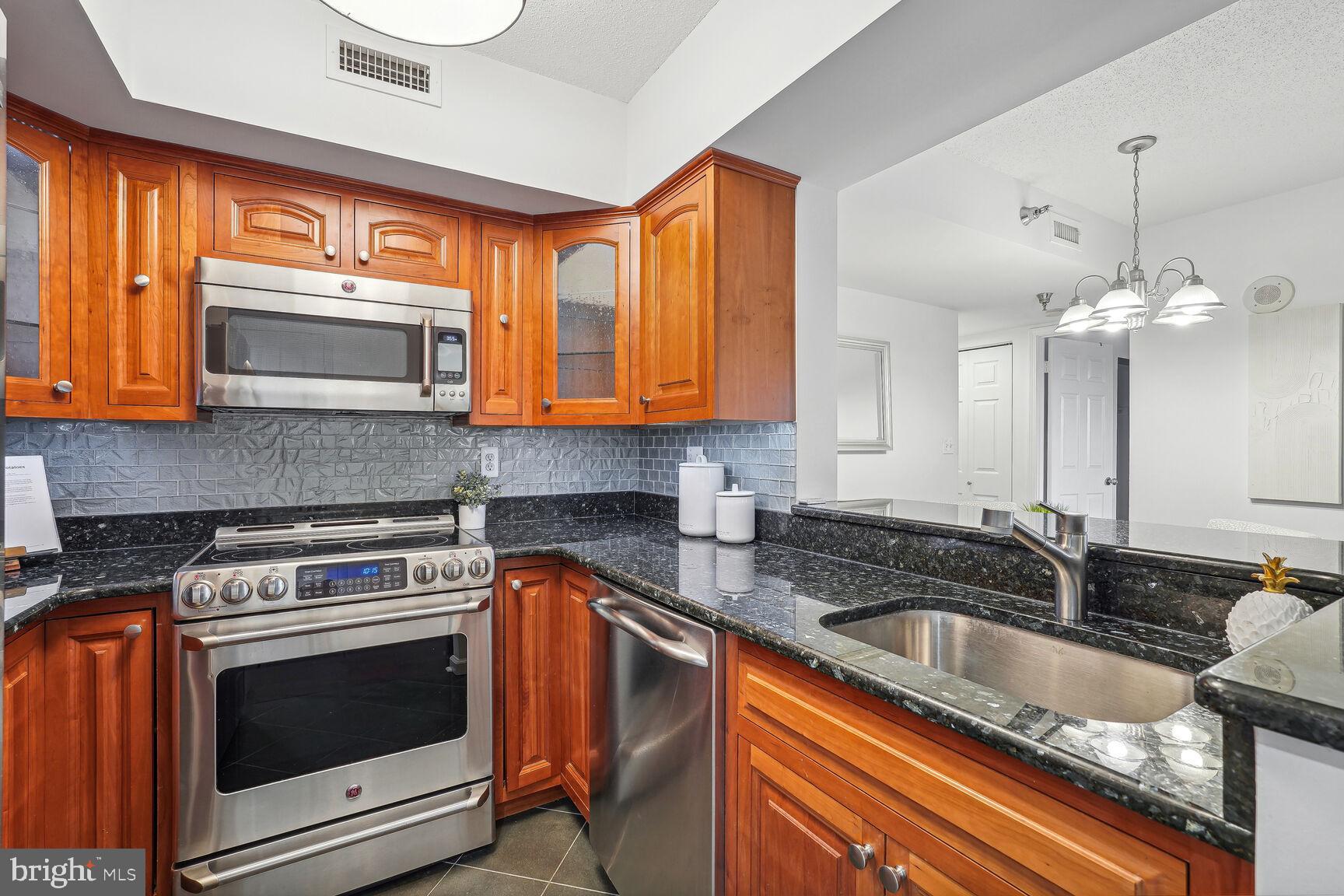 2400 Clarendon Blvd #401