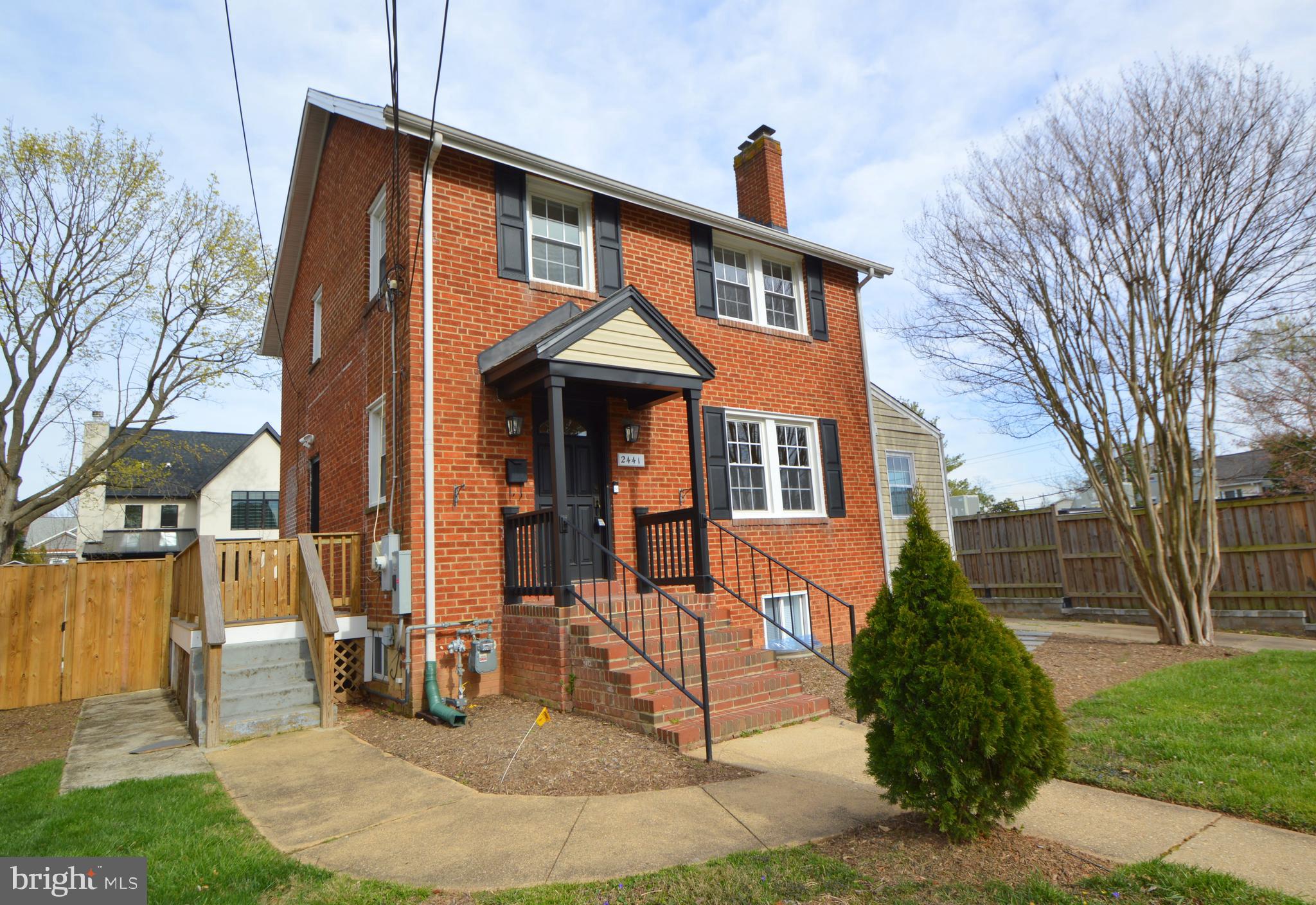 2441 N McKinley St