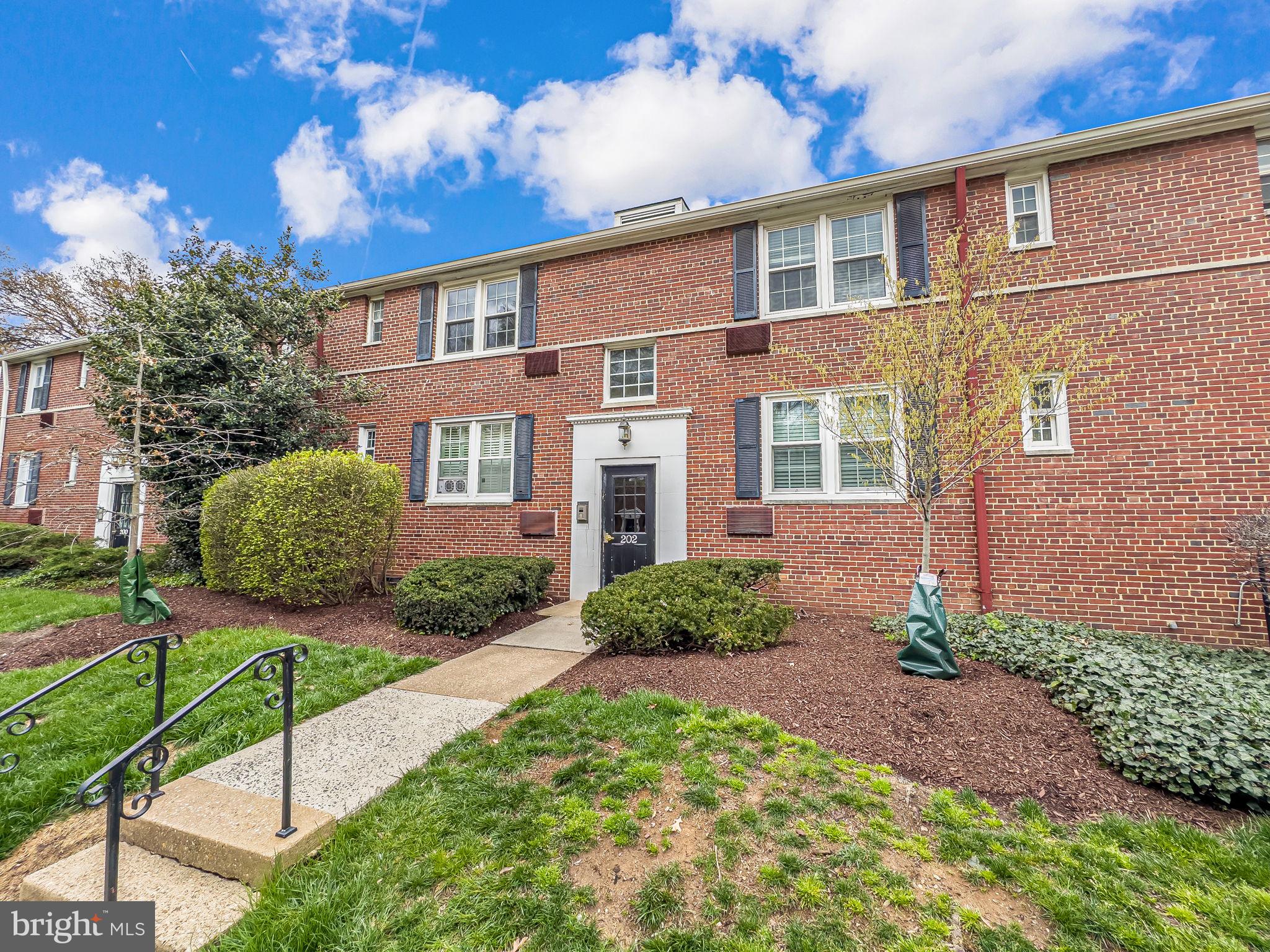 202 N George Mason Dr N #202-2