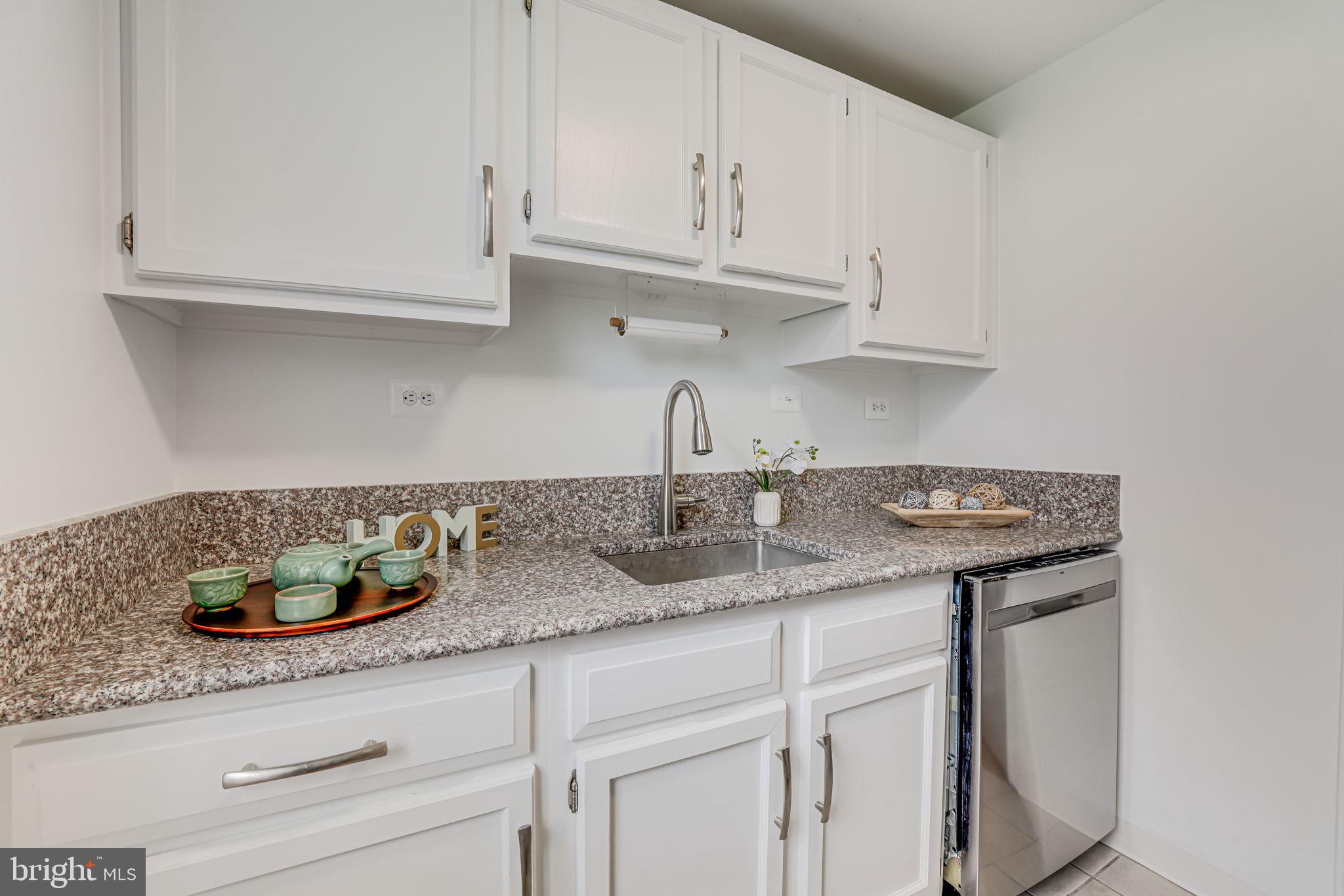 202 N George Mason Dr N #202-2