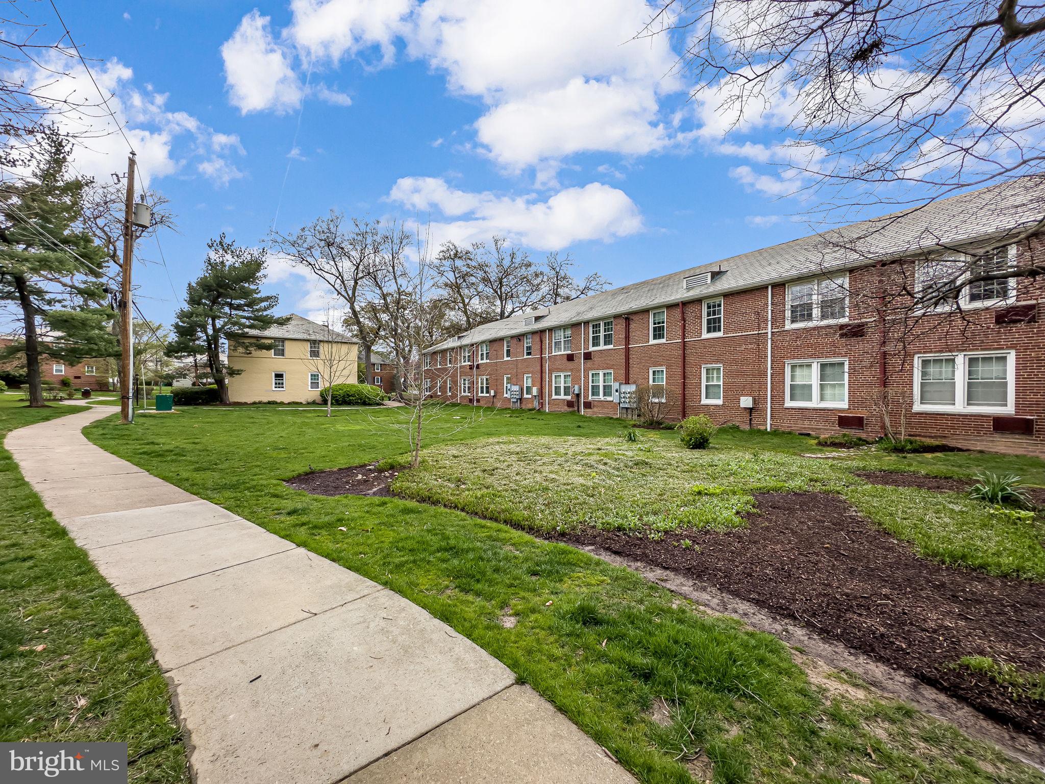 202 N George Mason Dr N #202-2