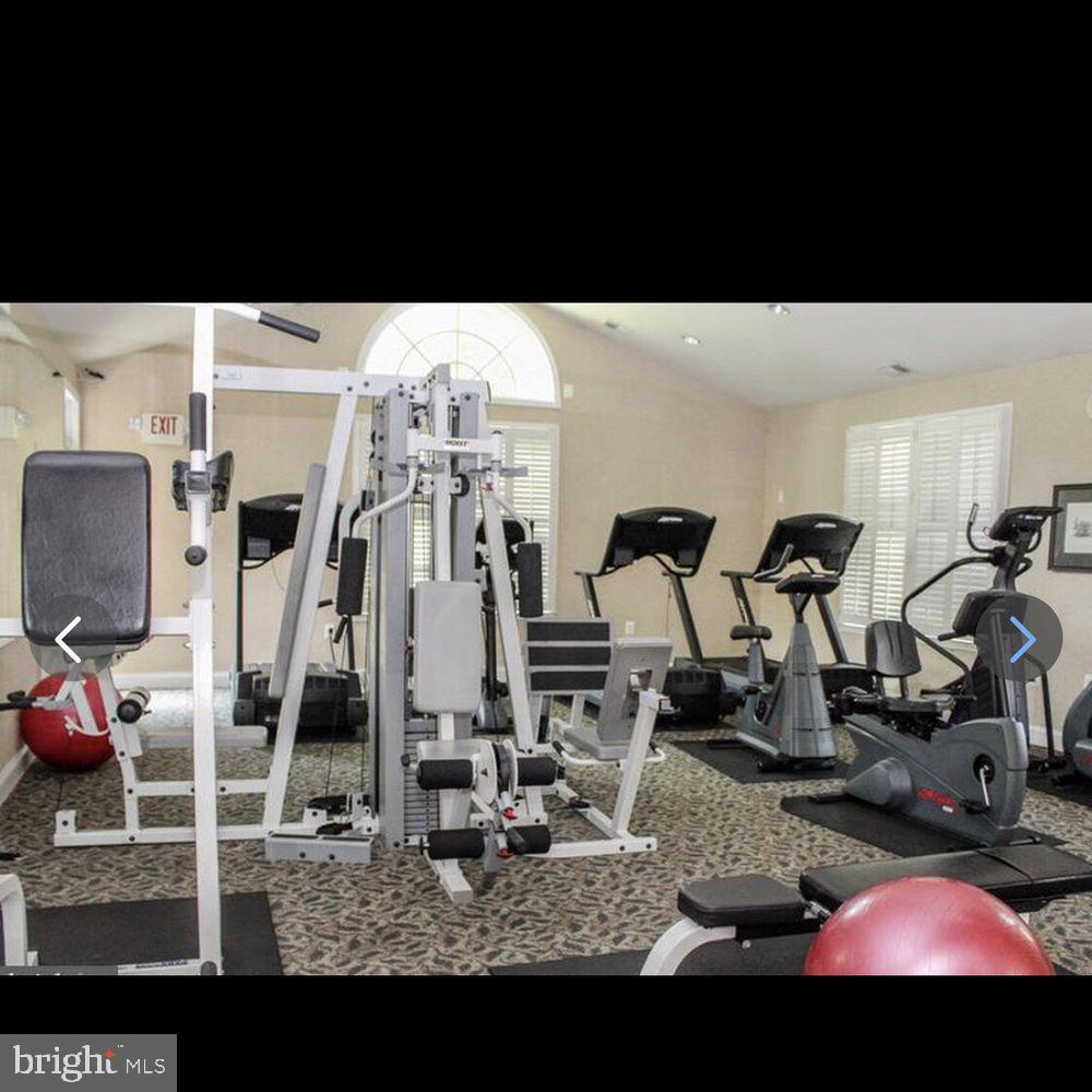 202 N George Mason Dr N #202-2