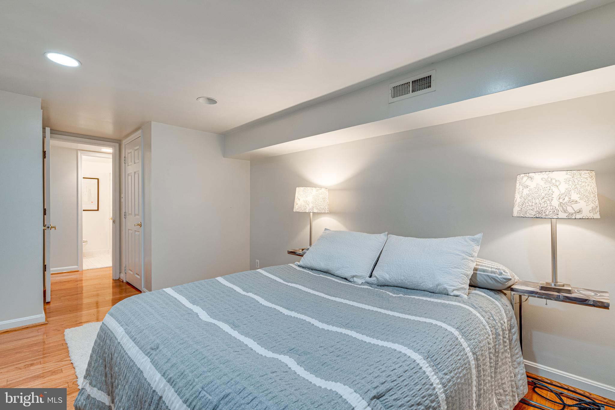 3173 S STAFFORD STREET