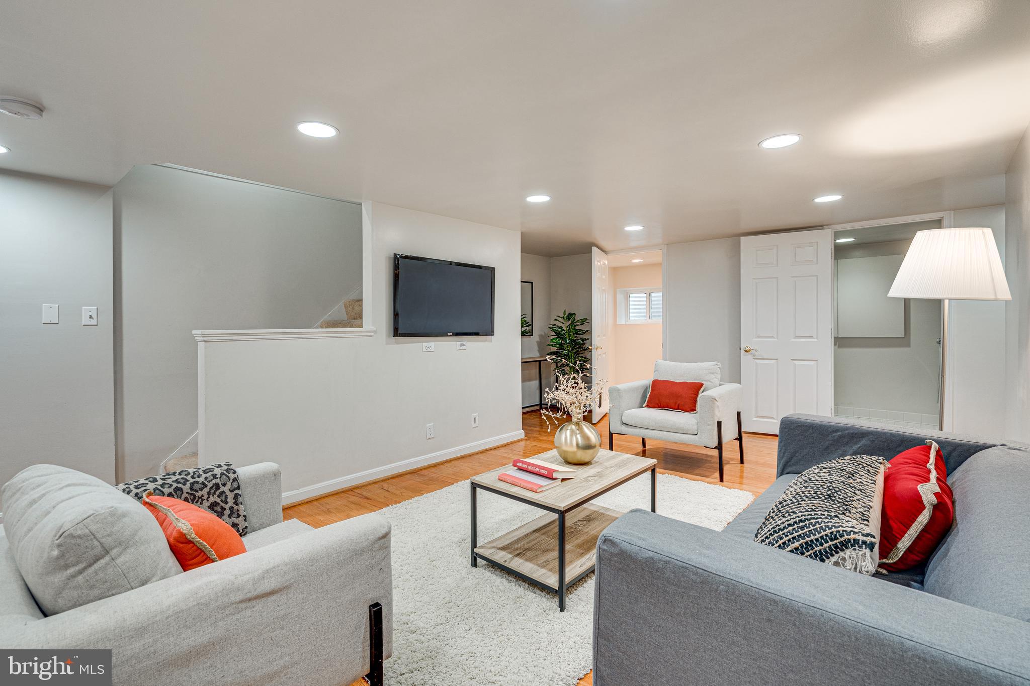 3173 S STAFFORD STREET