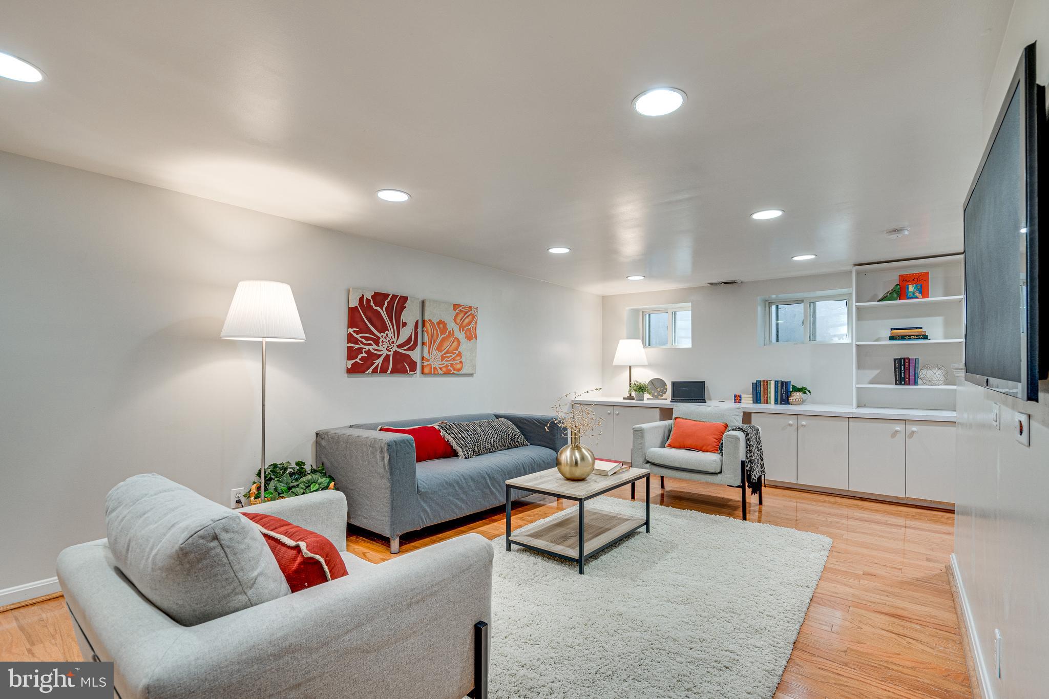 3173 S STAFFORD STREET