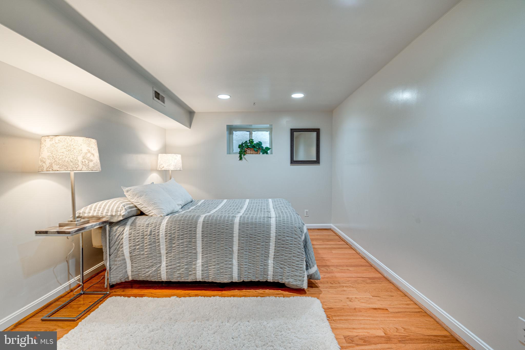 3173 S STAFFORD STREET