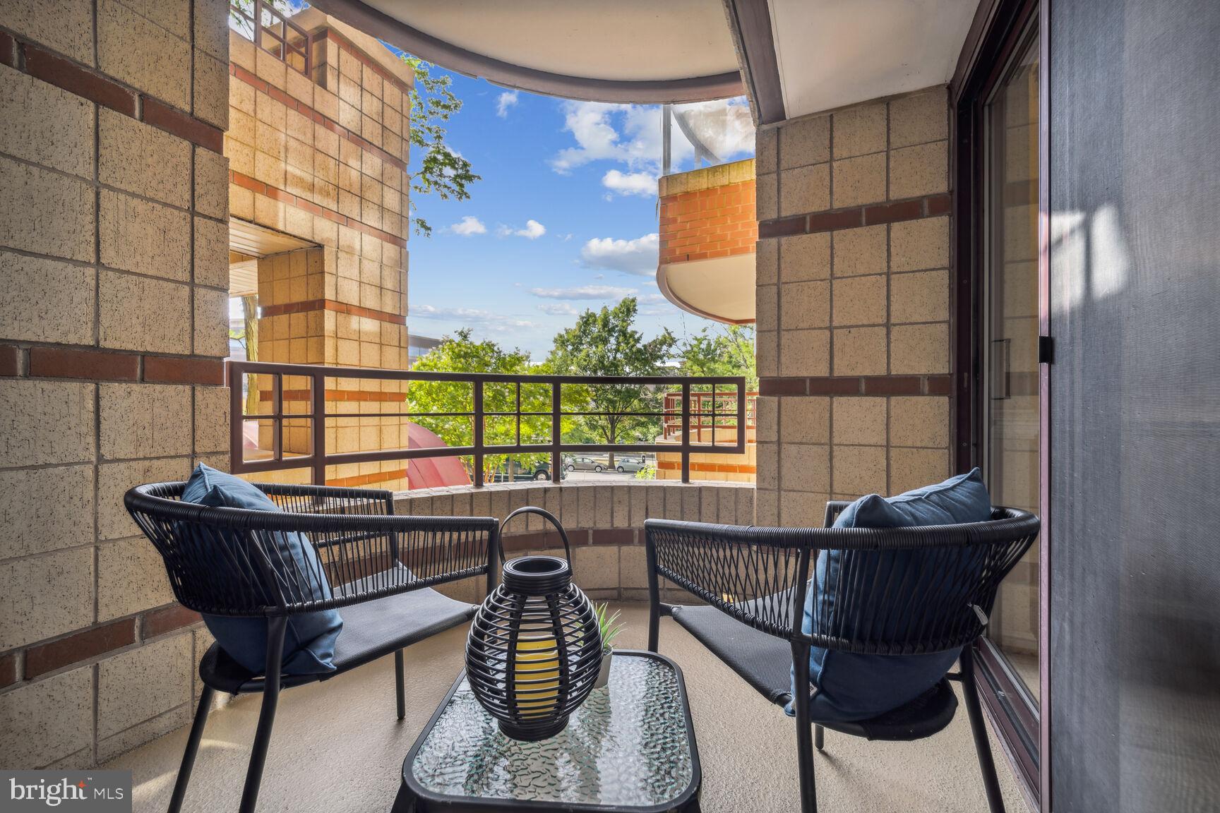 2400 Clarendon Blvd #201