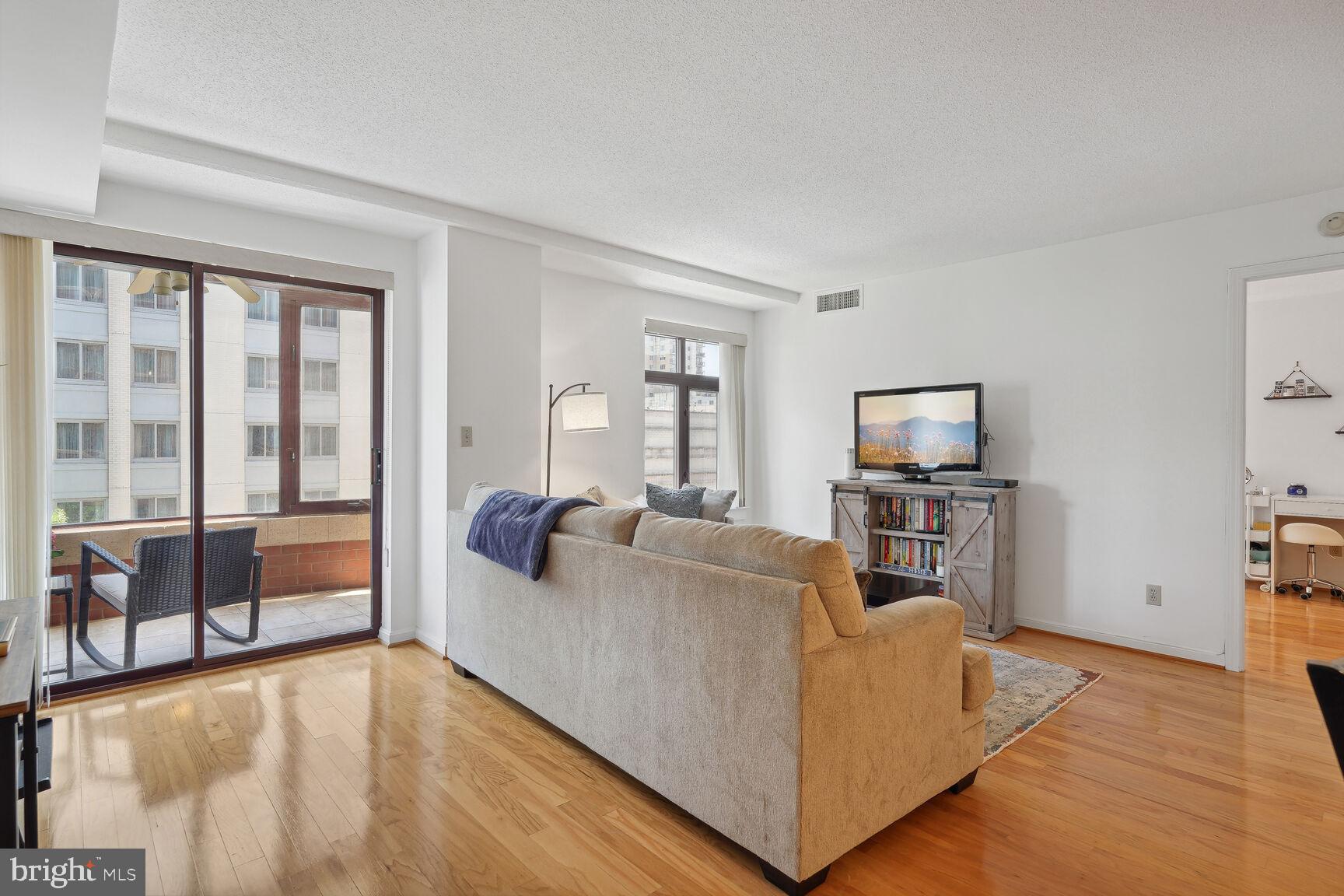 2400 CLARENDON BLVD #506