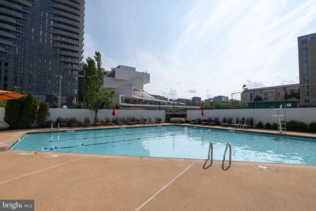 1530 Key Blvd #205
