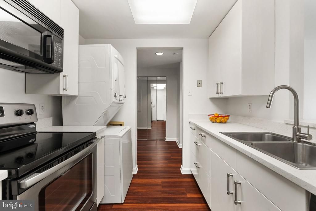 1530 Key Blvd #205
