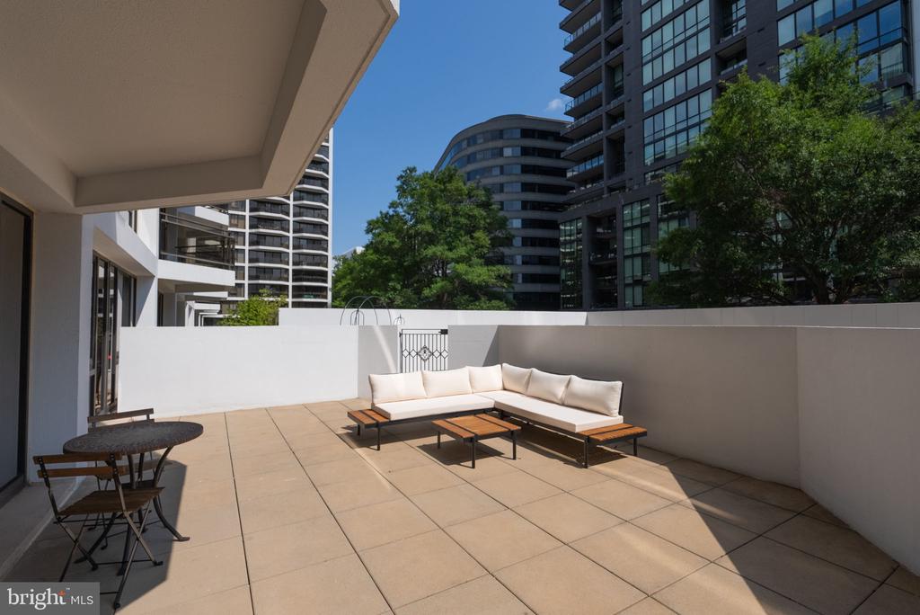 1530 Key Blvd #205