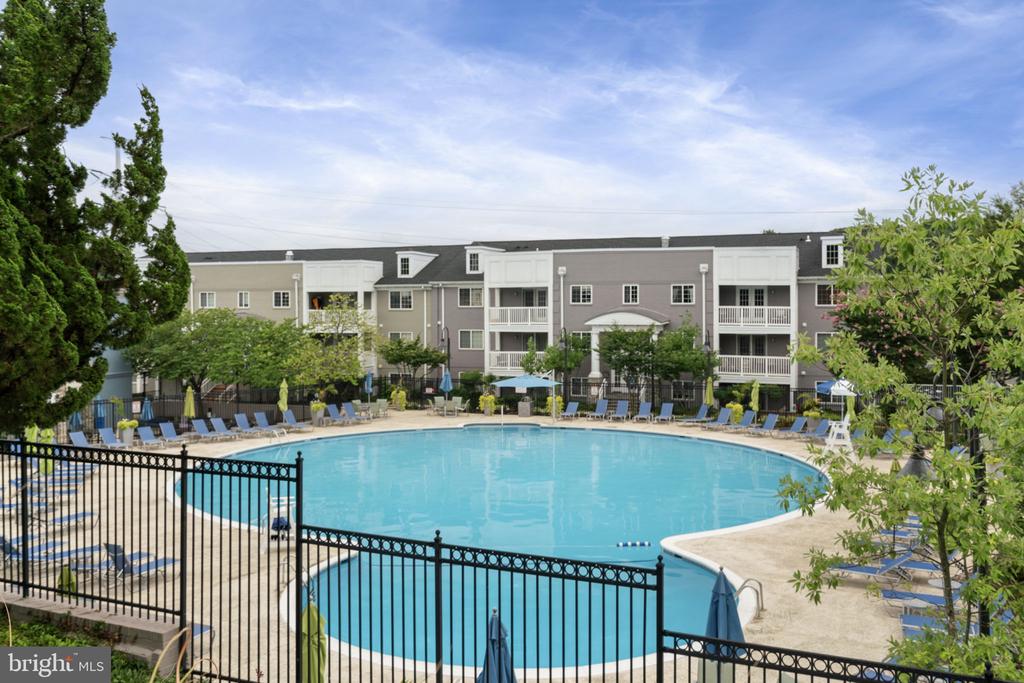 4179 S Four Mile Run Dr #401