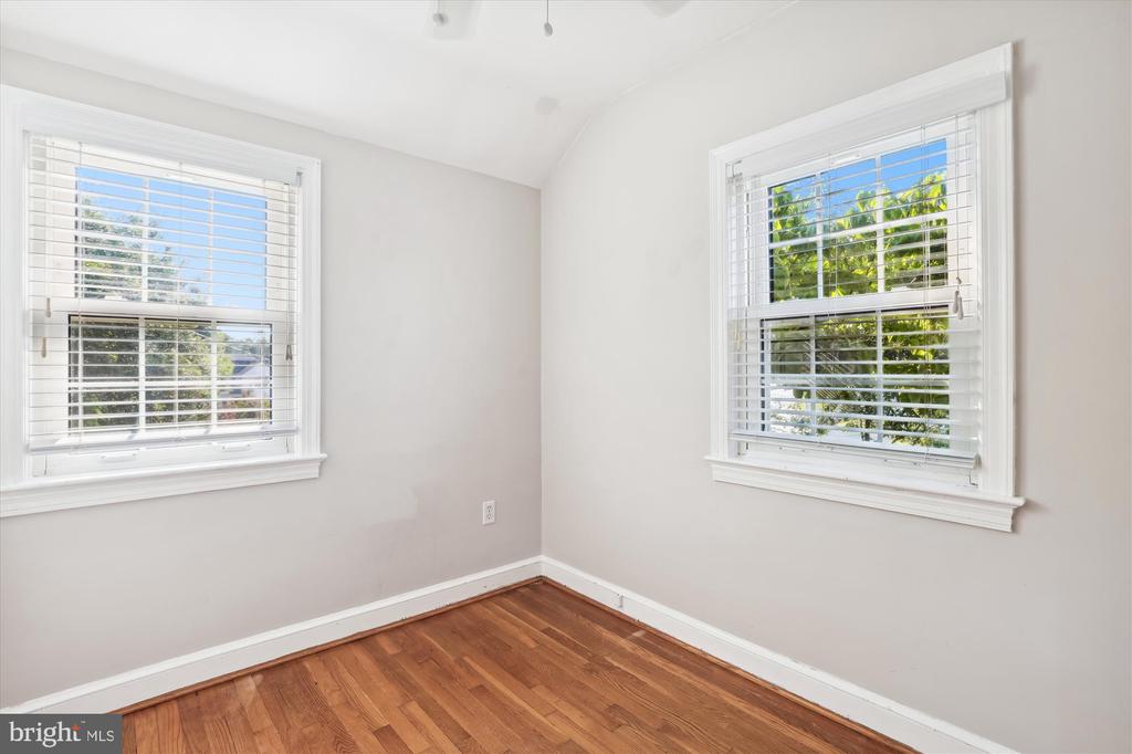 329 N Greenbrier St