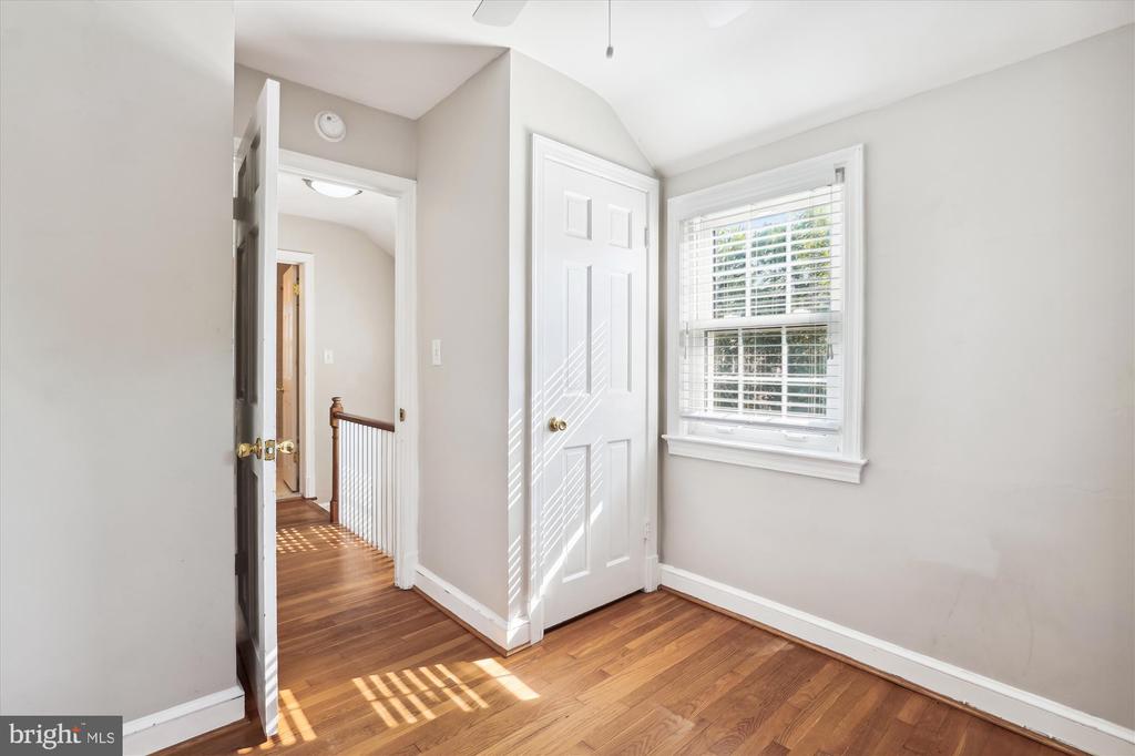 329 N Greenbrier St