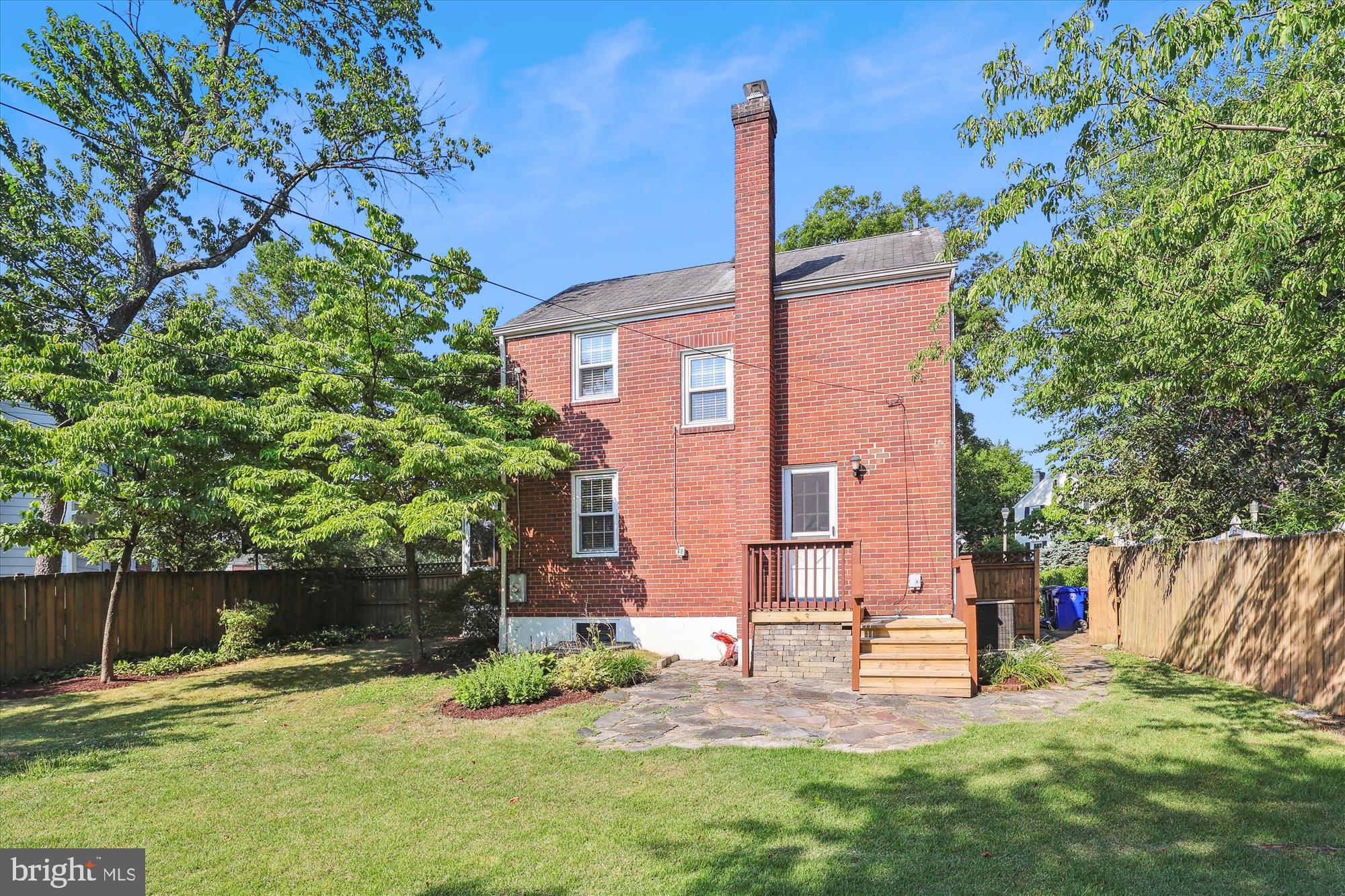 329 N Greenbrier St