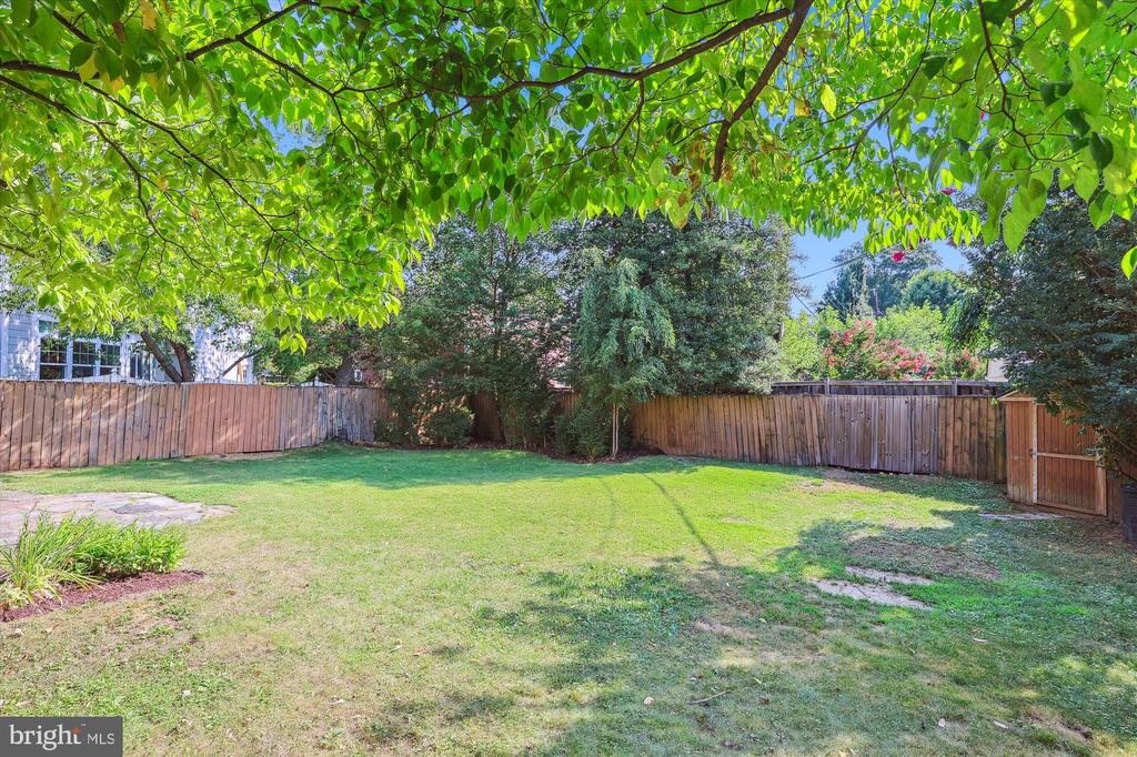 329 N Greenbrier St