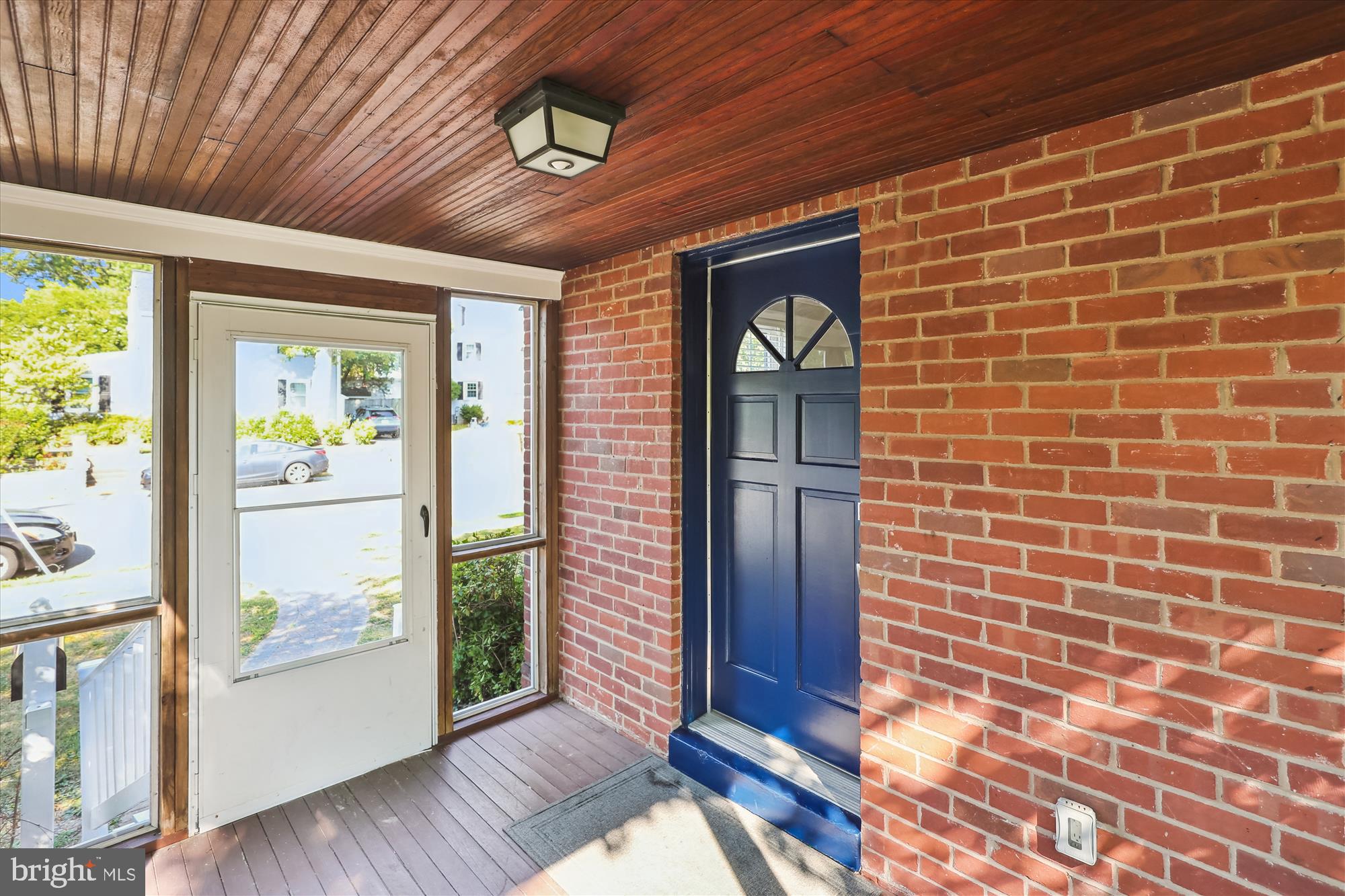 329 N Greenbrier St